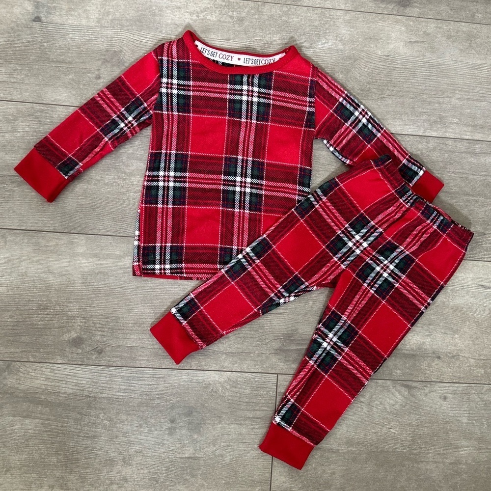 Lets Get Cozy Baby 6-9 Months Christmas 2pc Soft Plaid Pajama Set
Ultra soft